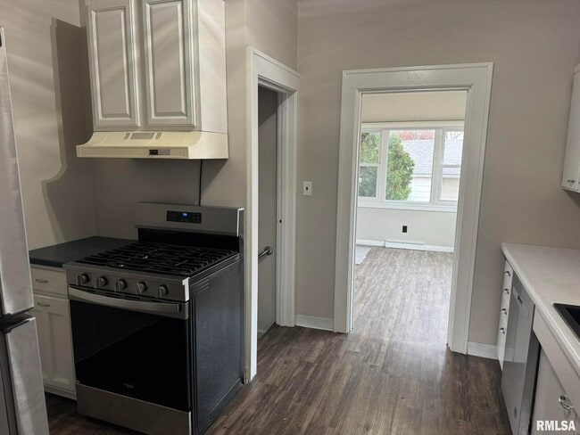 Building Photo - 3122 W Locust St