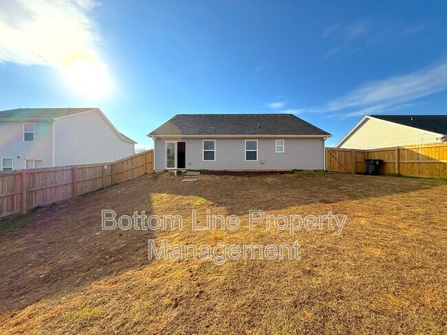 Building Photo - 249 Caley St