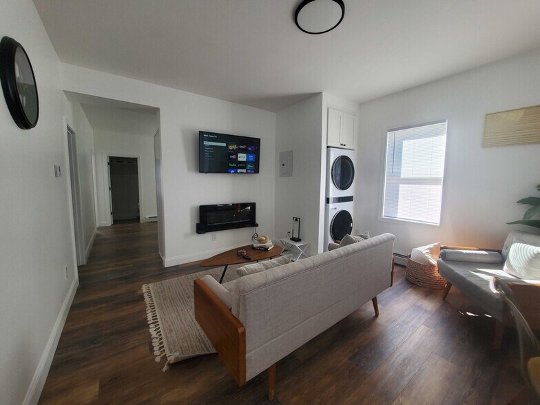 Building Photo - 23 Handy St