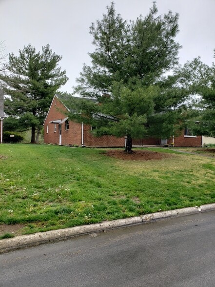 Building Photo - 162 Fairway Dr