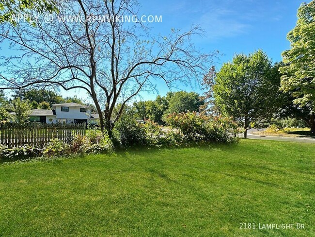 Building Photo - 4br 3ba 2cg ~ Security Deposit Free Altern...