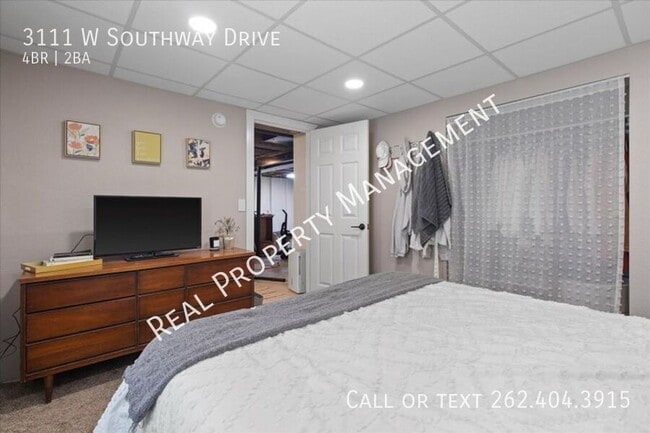 Building Photo - 3111 W Southway Dr