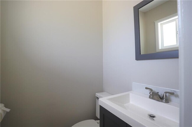Building Photo - 4732 Valley Dale Dr SW