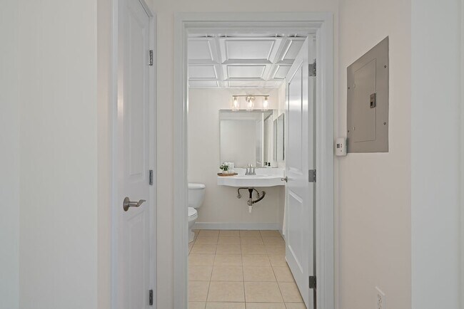 Building Photo - 1080 Park Blvd