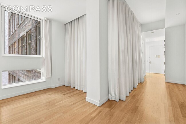 Building Photo - 59 John St