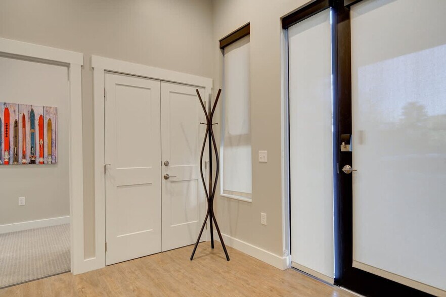 Building Photo - 110 W Beall St