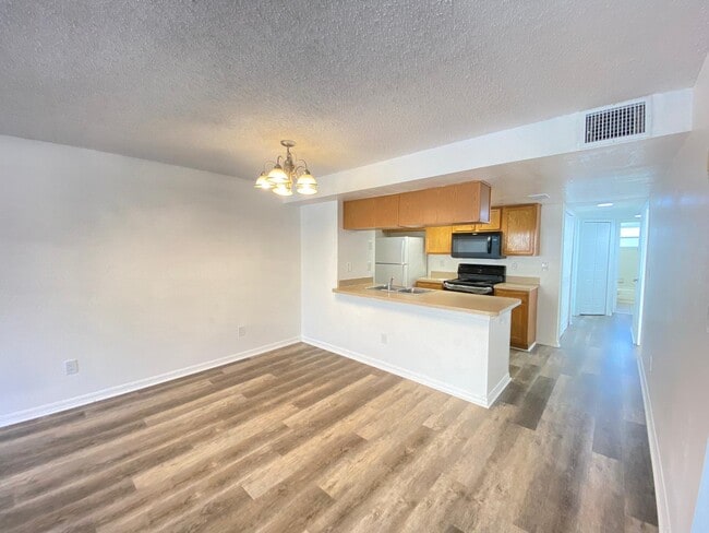 Building Photo - 2751 N Poinciana Blvd