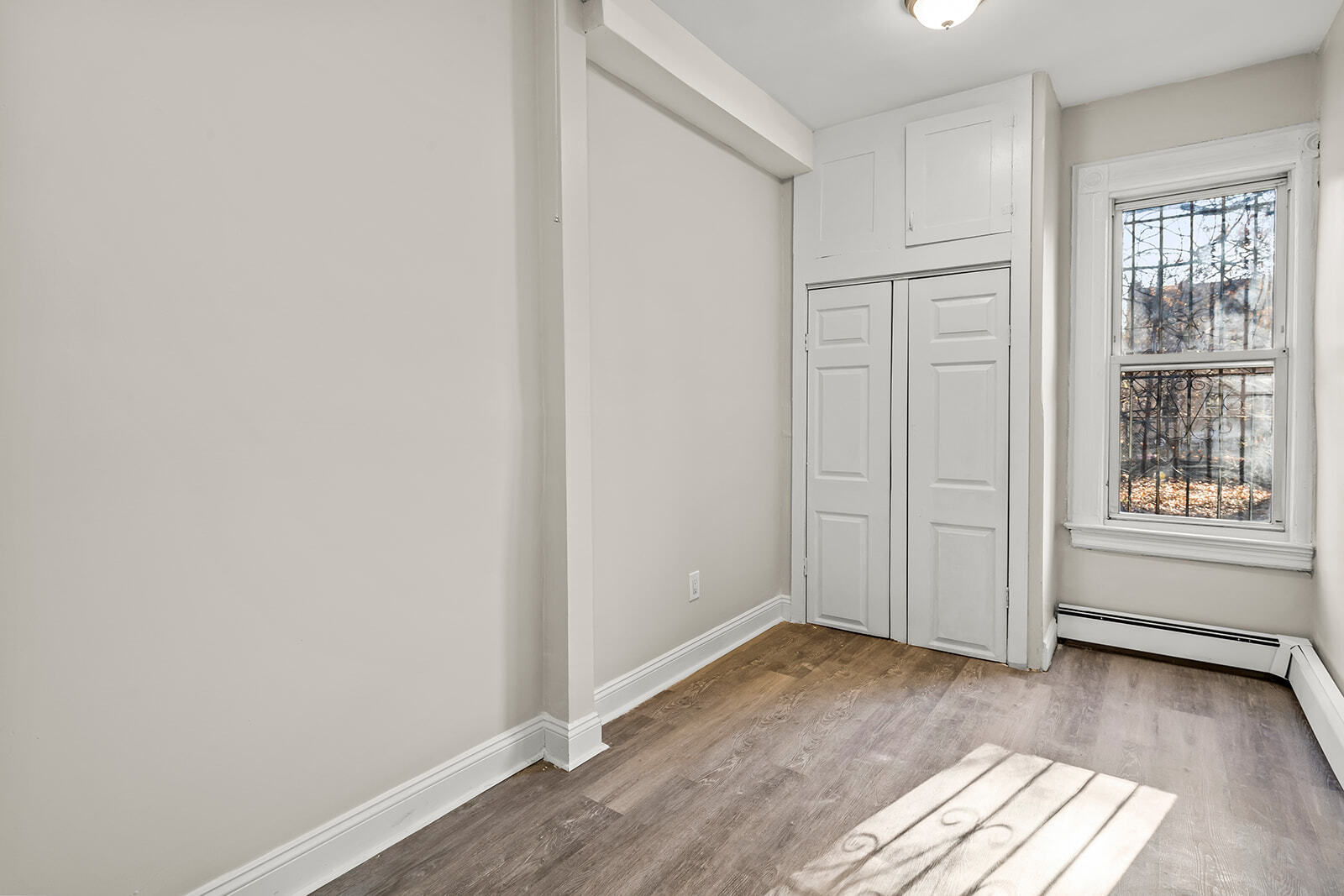 Building Photo - 202 N 1st St