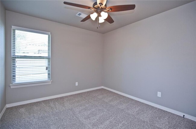 Building Photo - 310-D Commercial St