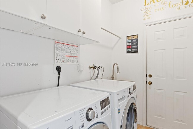 Building Photo - 1533 Cardinal Way