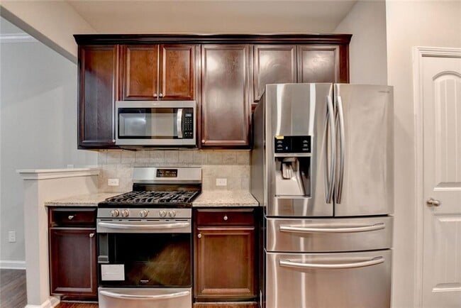 Building Photo - 7325 Heritage Oak Ct