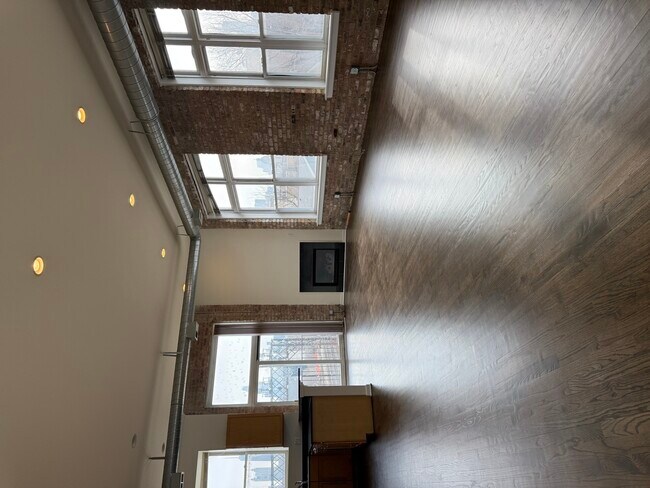 Building Photo - 949 N Willard Ct