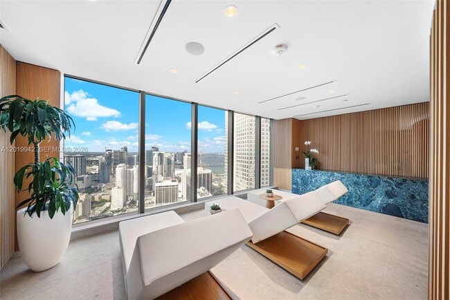 Building Photo - 300 Biscayne Blvd Way
