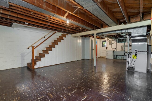 Building Photo - 218 Blenheim Rd