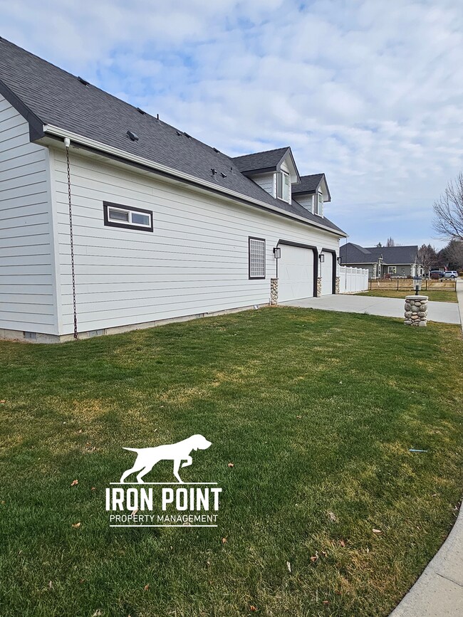 Building Photo - 3bed/2bath in sought after Nampa neighborhood w/3 car garage and large bonus room.