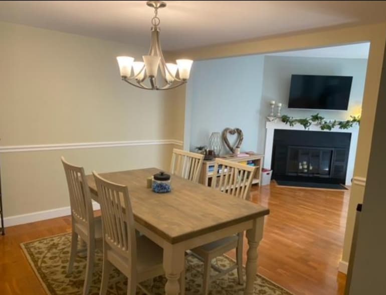 Dining area adjacent to kitchen - 3144 Morningside Dr