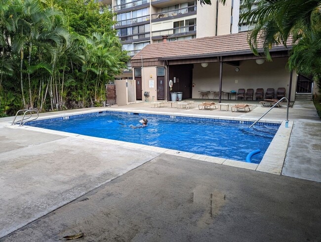 Building Photo - Partly Furnished 1-Bedroom 1-Bath with 1 p...