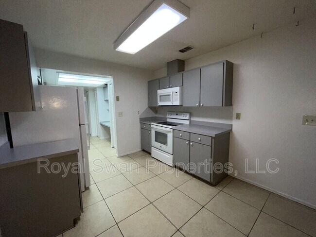 Building Photo - 3812 Dovehollow Dr