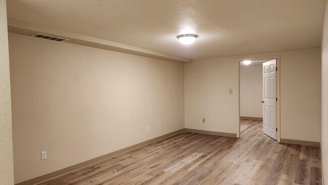 Building Photo - 416 Evans Ave