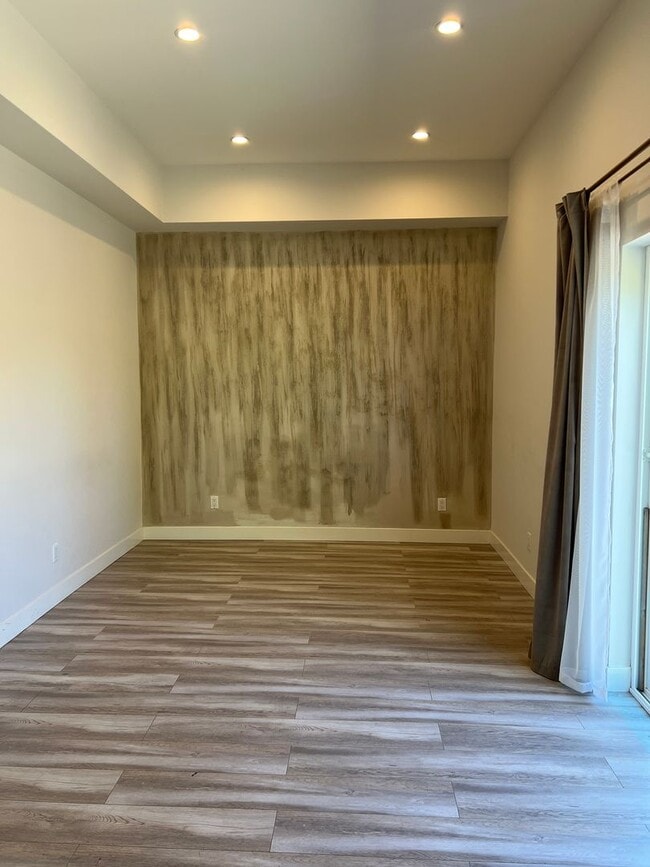 Building Photo - 2 Bedroom Modern Luxury, Valley Village