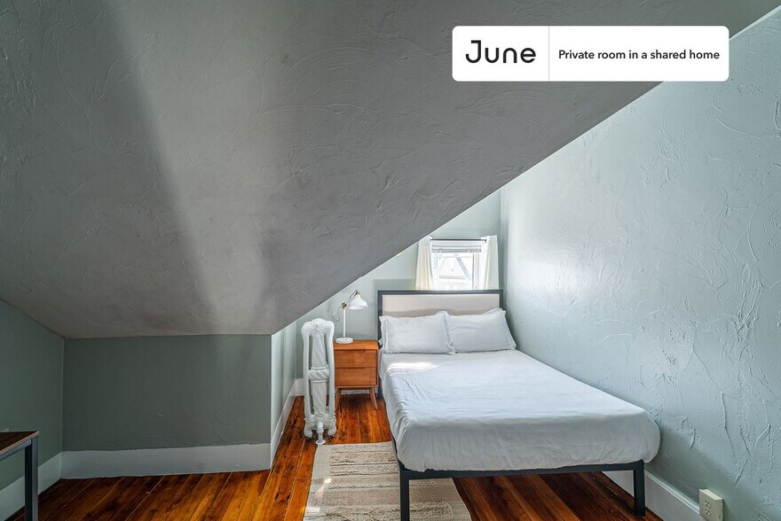 Building Photo - Room in Shared 6 bed/2 bath home