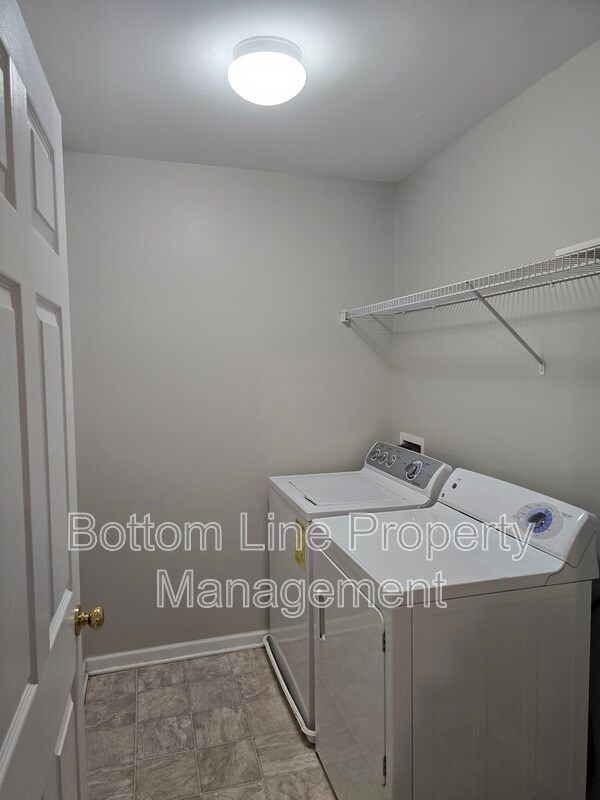 Building Photo - 8630 Carolina Lily Ln