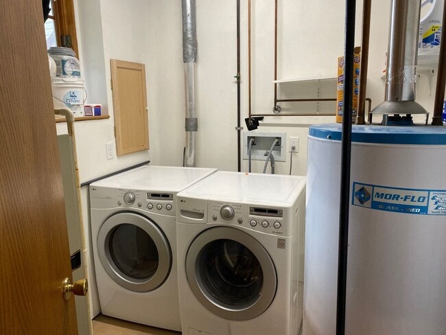 Building Photo - 4407-4409 Forest Valley Rd