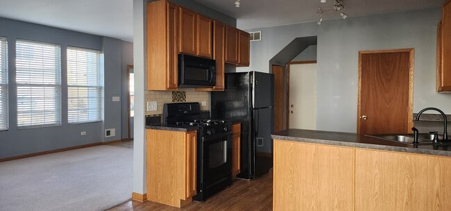 Building Photo - 5015 Elmira Ct