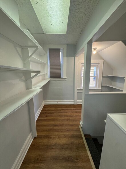 Building Photo - 55 Schley St