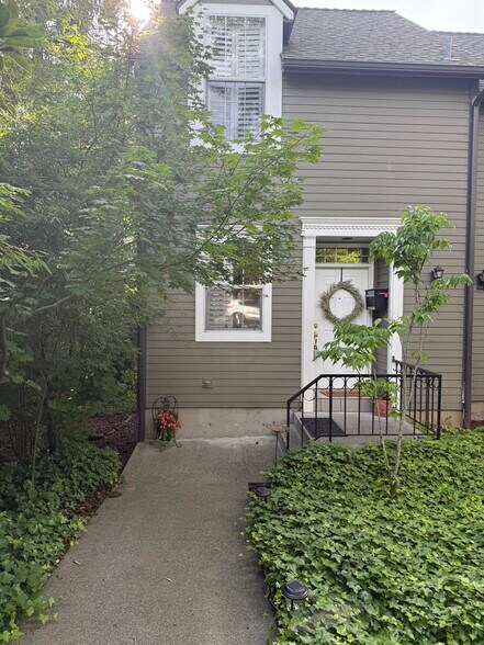 Primary Photo - 639 1st St