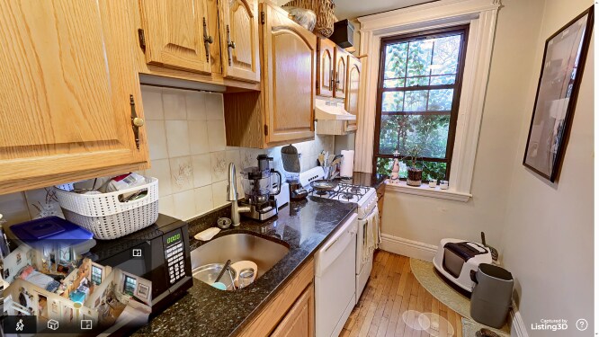 Building Photo - 70 Queensberry St