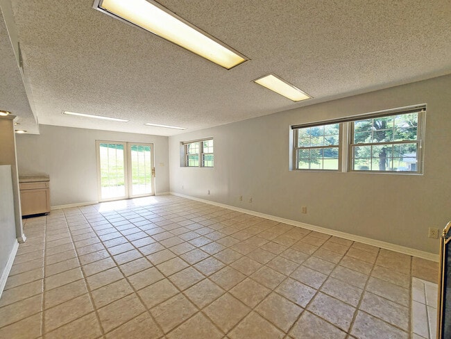 Building Photo - 133 Glenrochie Dr