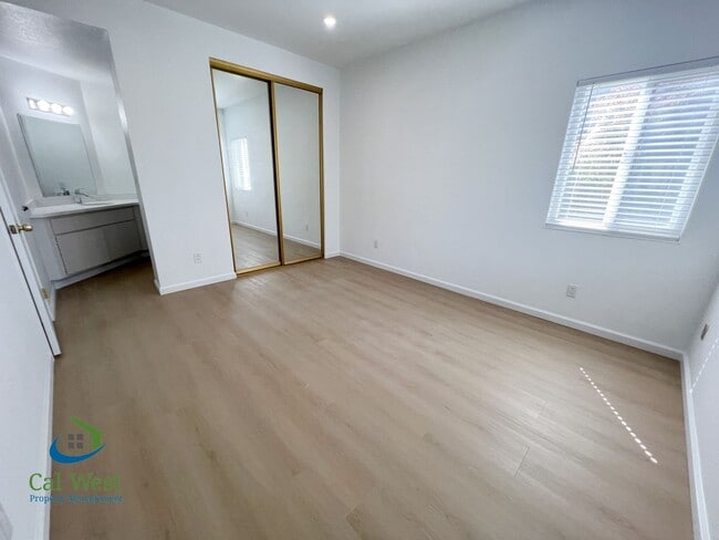 Building Photo - $2,995 - Updated 2 Bed/2 Bath Condo in a Gated Community of the Fairgrounds Neighborhood!