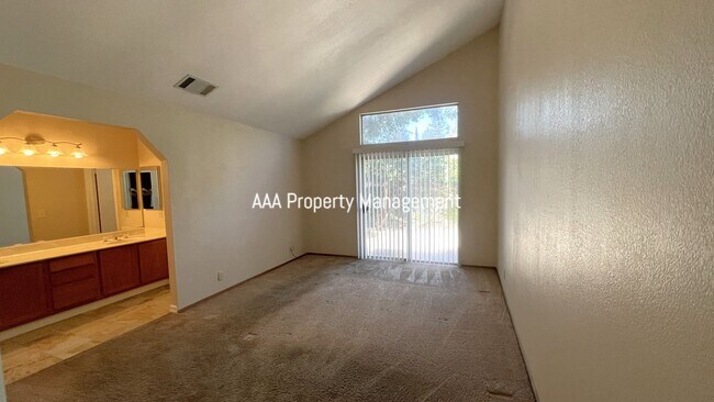 Building Photo - Brentwood Beautiful 3 bedroom 2 bath home!...