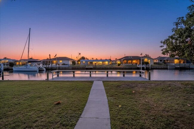 Building Photo - 115 Leland St SE