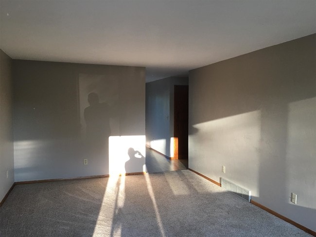 Building Photo - 2100 Kay Marie Rd