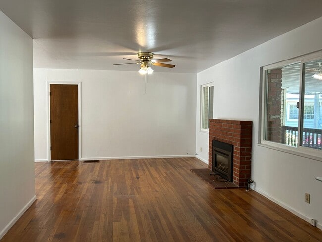 Building Photo - 1559 Boynton Ave
