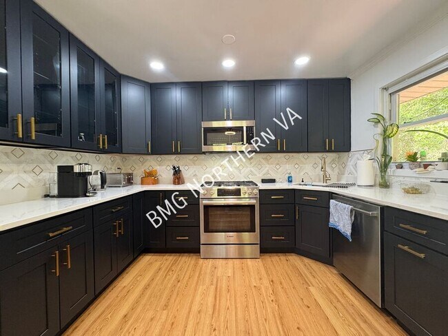 Building Photo - 6413 Berkshire Dr