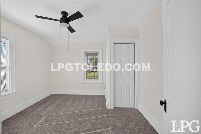 Building Photo - 2849 W Laskey Rd