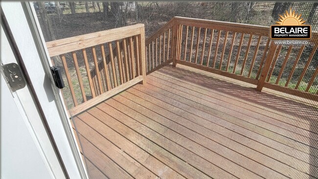 Building Photo - Cozy Country Living