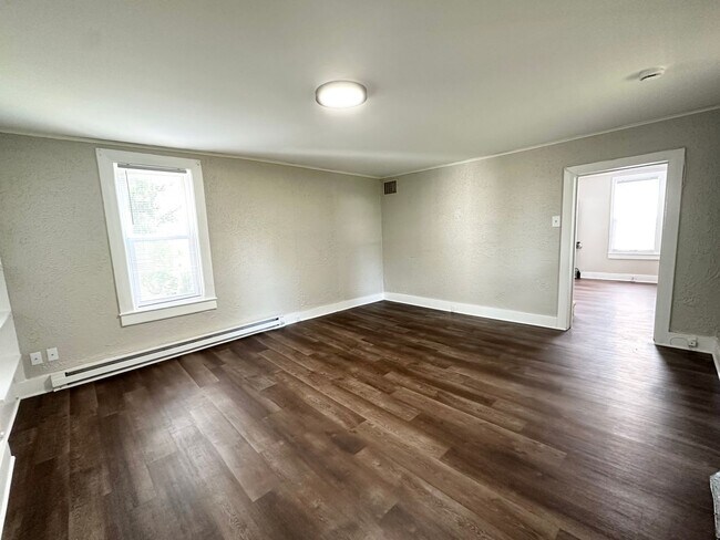 Building Photo - 125 Emig St