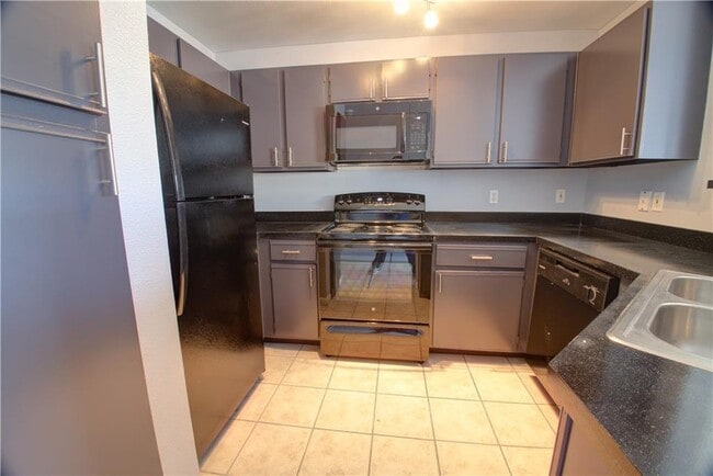 Building Photo - 2320 Gracy Farms Ln