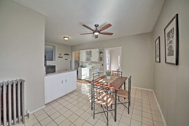 Building Photo - Surprisingly Spacious Apartment with ALL u...
