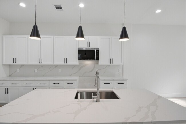 Building Photo - 3320 Francis St