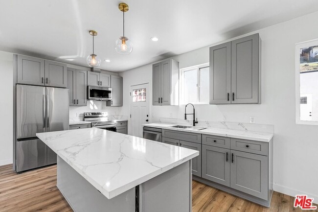 Building Photo - 1622 Morton Ave