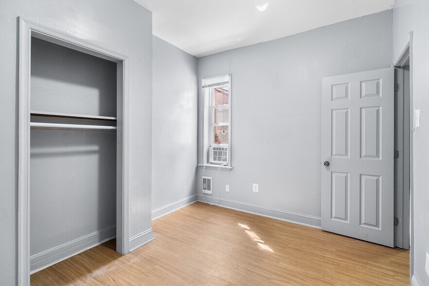 Building Photo - 1624 Edgley St