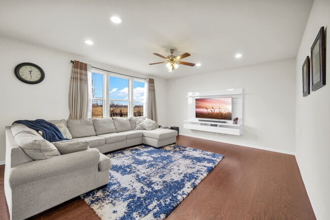 Building Photo - 4255 Fraser Cir