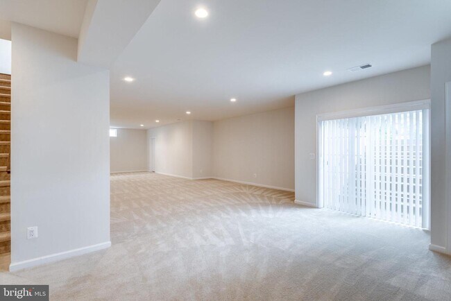 Building Photo - 41256 Lenah Point Dr