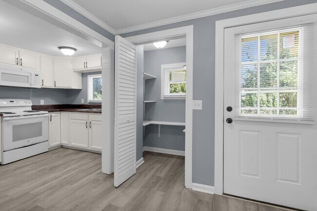 Building Photo - 522 Crawford St