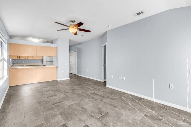 Building Photo - 2208 Trailwood Dr